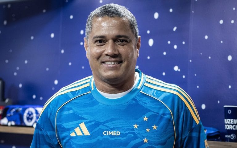 Cruzeiro anuncia inauguração de nova loja oficial em Itabira com presença de ídolo