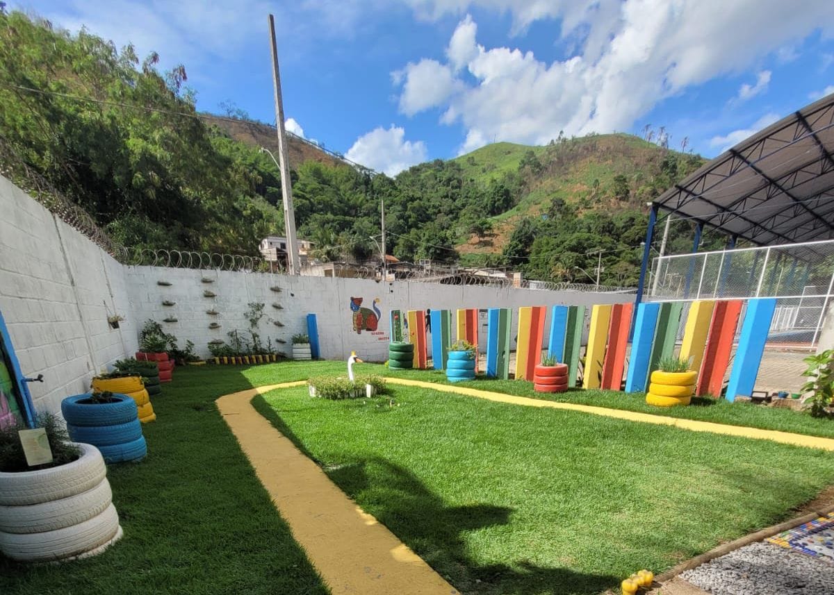Agência Minas Gerais | Escola estadual de Timóteo inaugura jardim sensorial para inclusão e bem-estar dos estudantes