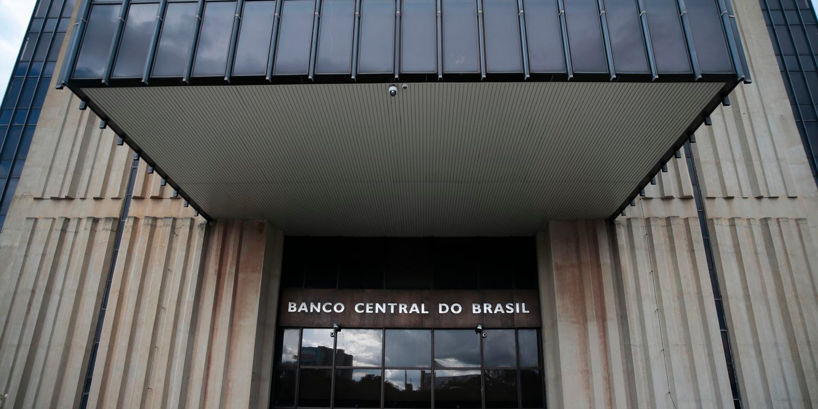 Mercado financeiro eleva projeção do PIB para 2,25% em 2025