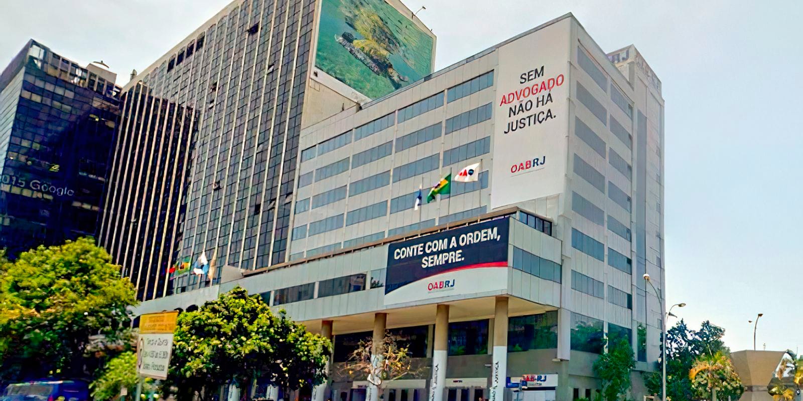 Alerj aprova dispensa de terno e gravata no verão em audiência pública