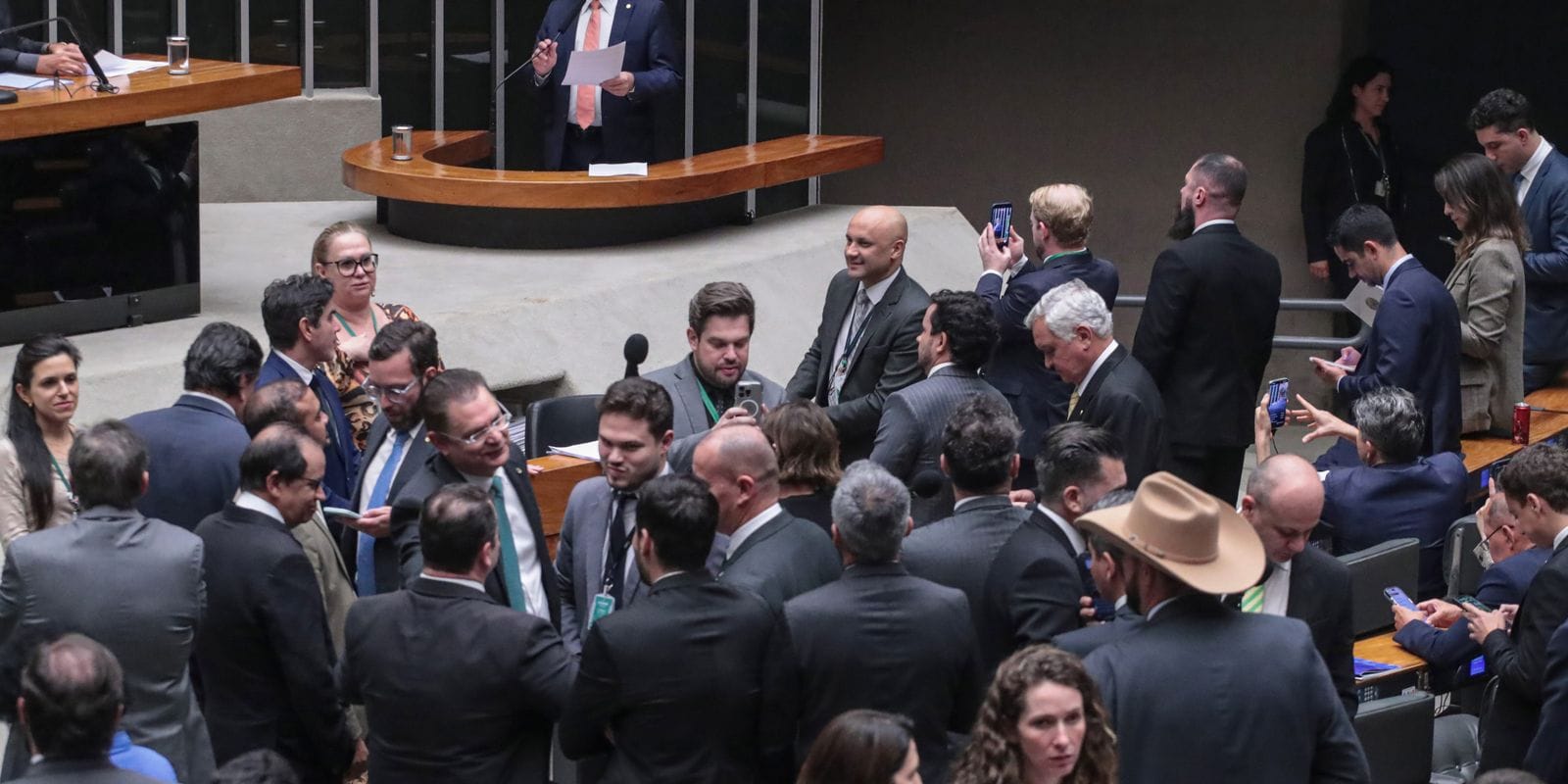 PL da Dosimetria beneficia criminosos comuns, dizem especialistas