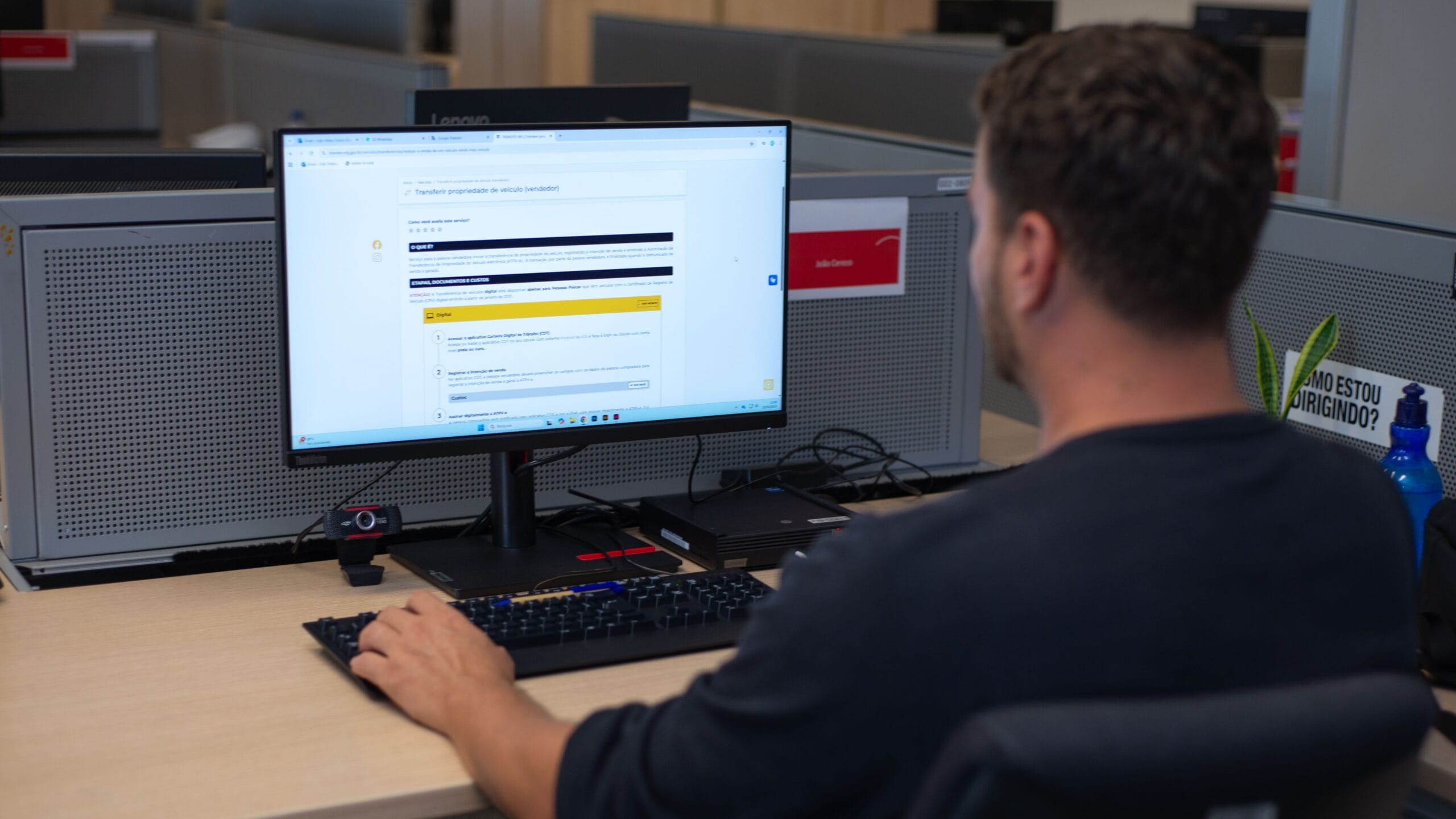 Agência Minas Gerais | Minas consolida transformação dos serviços de trânsito em 2025, com 93% de digitalização e 150 mil transferências on-line