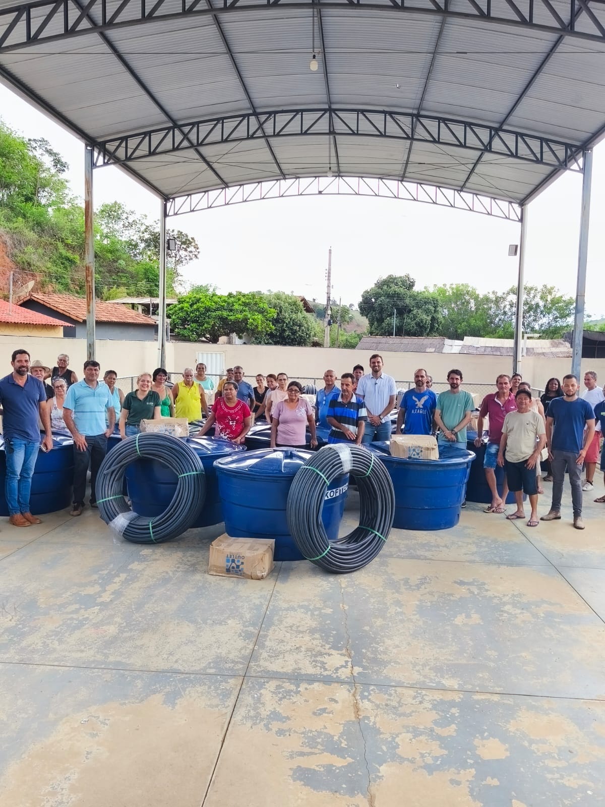 Agência Minas Gerais | Estado distribui kits de irrigação para agricultores de município do Leste de Minas 