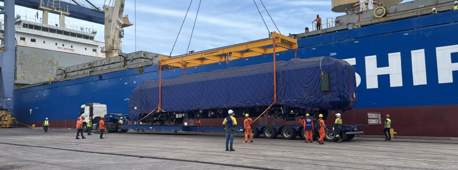 Agência Minas Gerais | Primeiro dos novos trens do Metrô da RMBH chega ao Brasil e reforçam modernização do sistema