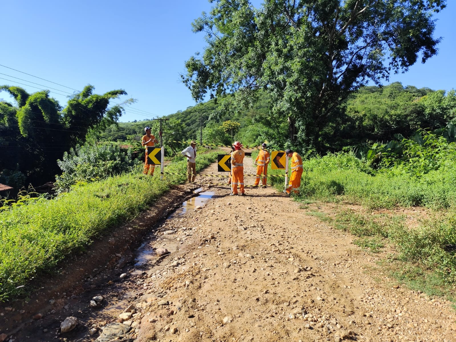Agência Minas Gerais | DER-MG atua para restabelecer tráfego após interdição da LMG-678, no Vale do Jequitinhonha