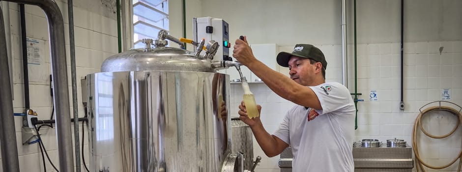 Agência Minas Gerais | Bebida inovadora à base de soro do leite passa por etapas de validação