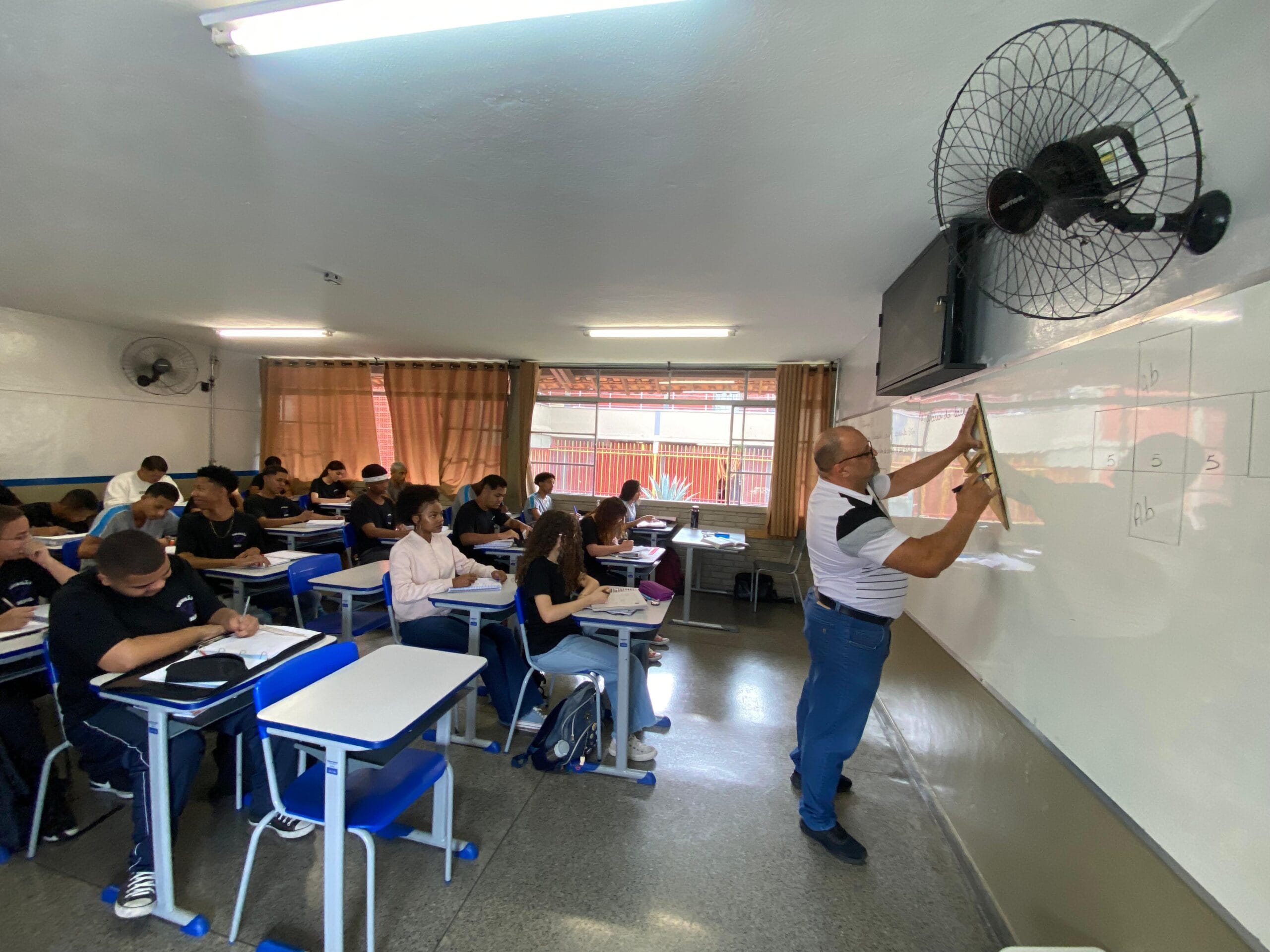 Agência Minas Gerais | Secretaria de Educação de Minas prorroga inscrições do Bolsa Mais para professores até terça-feira (3/2)