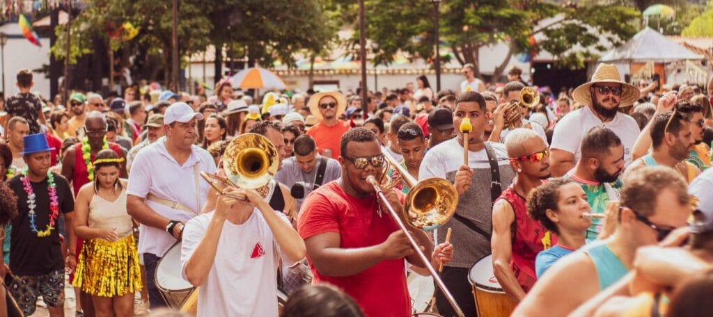 Agência Minas Gerais | Tempo firme favorece blocos em Minas, mas instabilidade aumenta a partir de quarta-feira
