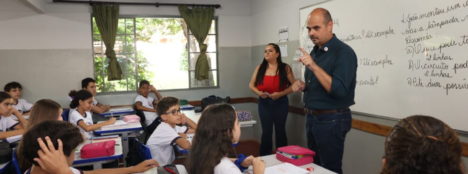 Agência Minas Gerais | Governo de Minas vistoria obras estruturais e de modernização de escola em Abadia dos Dourados