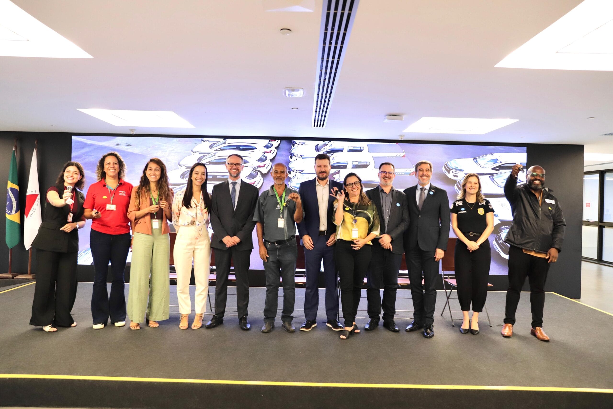 Agência Minas Gerais | Governo de Minas entrega 47 novos veículos para fiscalização e gestão ambiental no estado