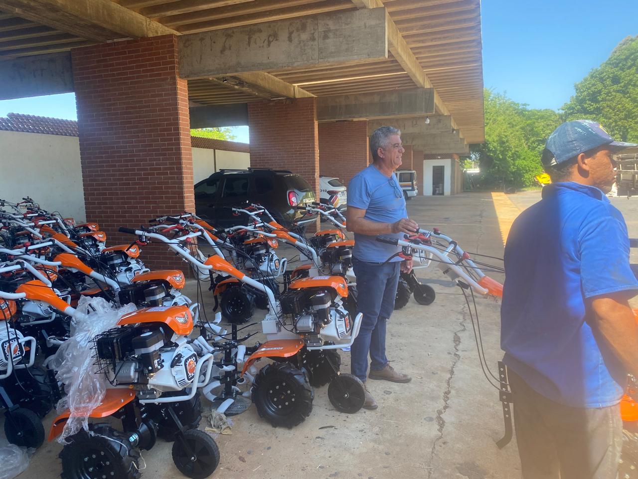 Agência Minas Gerais | Tratoritos repassados pelo Idene melhoram o cultivo e a produtividade das lavouras pelo estado