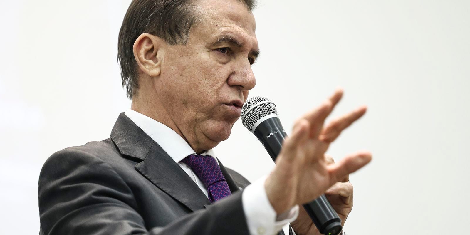 Governo pode enviar projeto com urgência se escala 6×1 não avançar