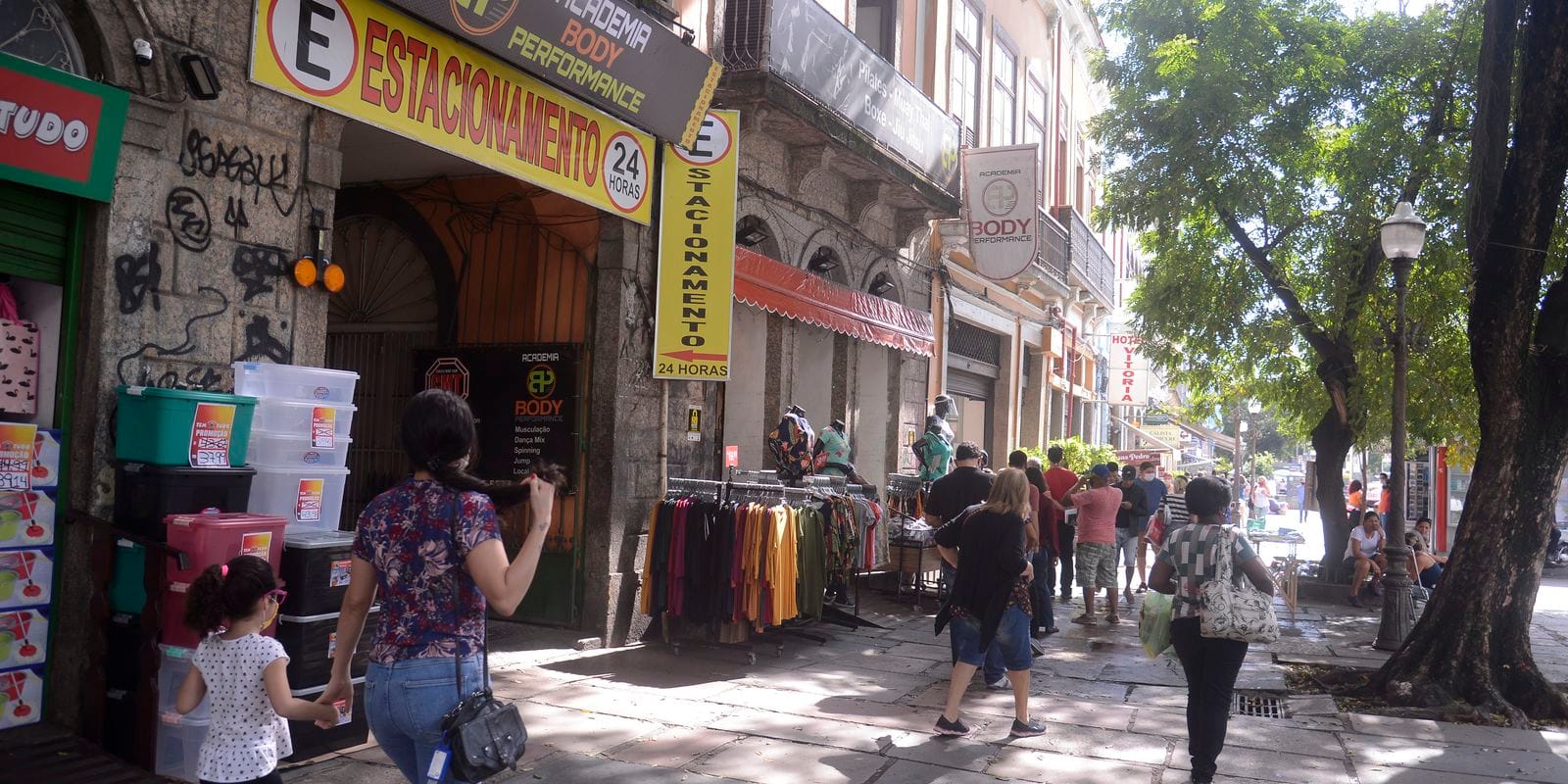 Vendas no comércio crescem 0,4% em janeiro e igualam patamar recorde