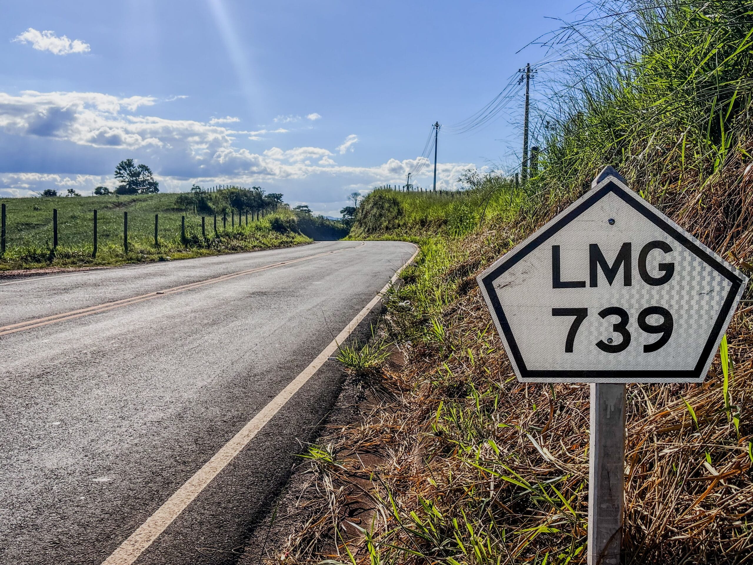 Agência Minas Gerais | Governo de Minas vistoria conclusão de obras de recuperação da rodovia que liga Conceição do Mato Dentro a Congonhas do Norte