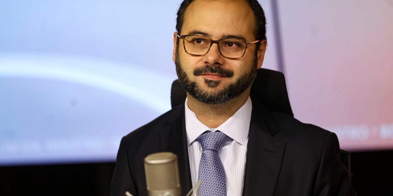 Governo avalia aumento de contratação pelo MEI com o fim da 6×1