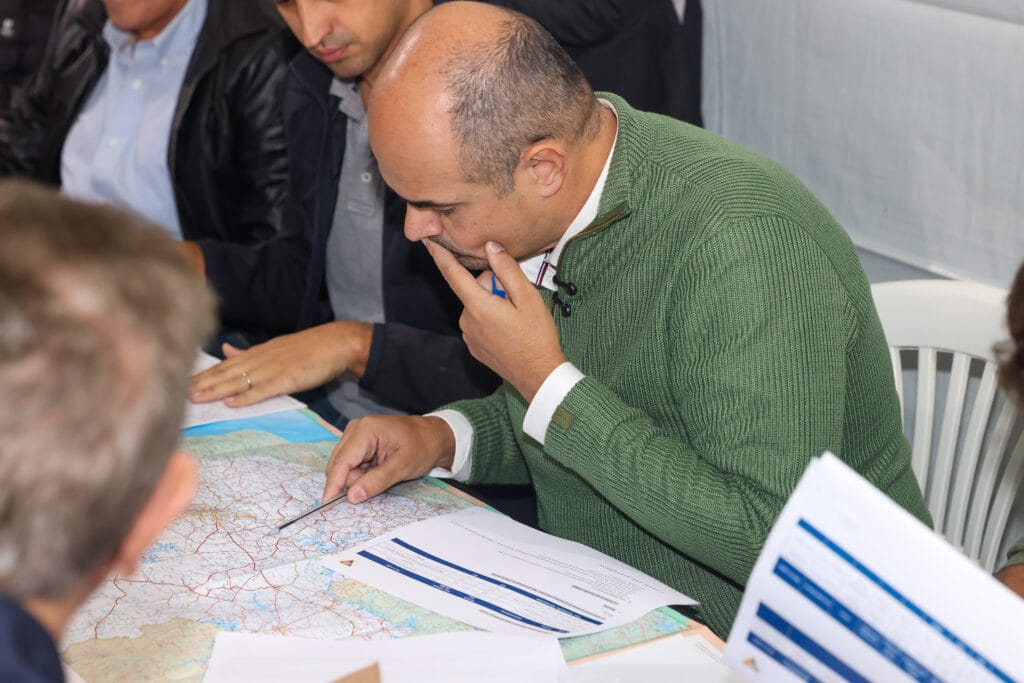Agência Minas Gerais | Governo de Minas anuncia mais de R0 milhões em obras e projetos de infraestrutura rodoviária para o Centro-Oeste do Estado Agência Minas Gerais | Governo de Minas anuncia mais de R0 milhões em obras e projetos de infraestrutura rodoviária para o Centro-Oeste do Estado
