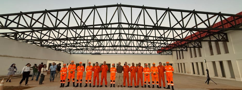 Agência Minas Gerais | Governo de Minas vistoria obras finais de nova base aérea do Corpo de Bombeiros em Governador Valadares