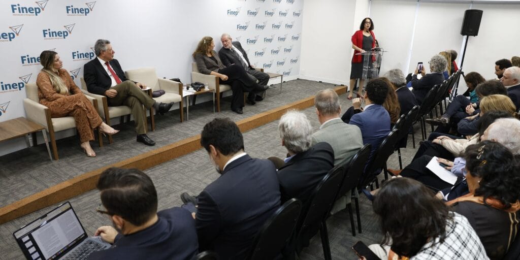 Programa destina R$ 360 milhões a pequenas empresas inovadoras Programa destina R$ 360 milhões a pequenas empresas inovadoras