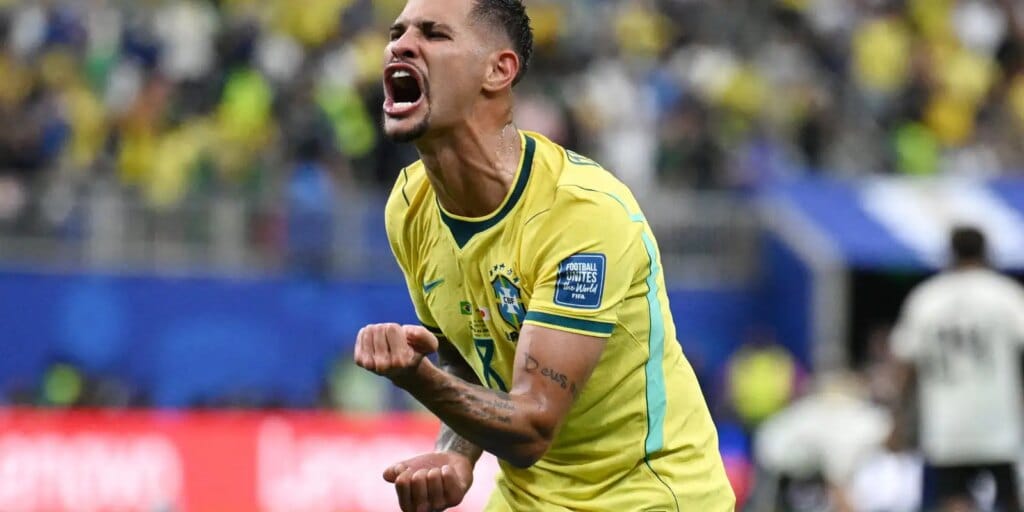 Bruno Guimarães vira “regista” do Brasil e pode igualar marca de Pelé Bruno Guimarães vira “regista” do Brasil e pode igualar marca de Pelé