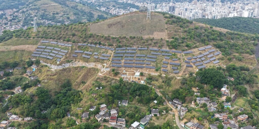 Usina solar em comunidade de Niterói gera energia para 19 creches Usina solar em comunidade de Niterói gera energia para 19 creches