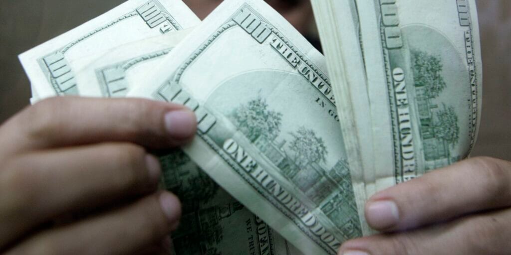 Dólar sobe a R$ 5,19 após tom mais duro de presidente do Fed Dólar sobe a R$ 5,19 após tom mais duro de presidente do Fed