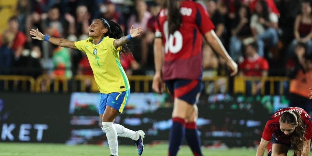Câmara aprova lei com medidas para promover futebol feminino no país Câmara aprova lei com medidas para promover futebol feminino no país