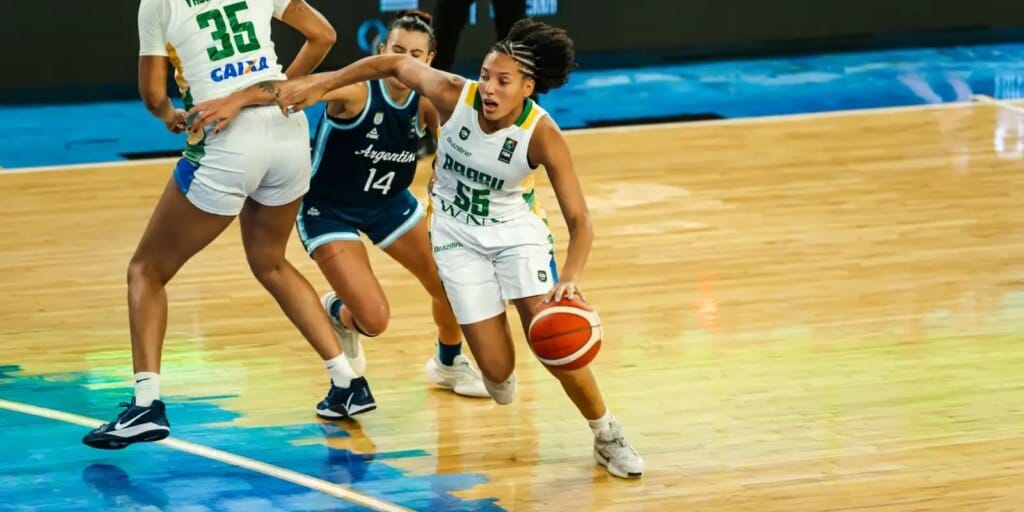 Brasil bate Argentina e vai à semi de qualificatório para Pré-Olímpico Brasil bate Argentina e vai à semi de qualificatório para Pré-Olímpico