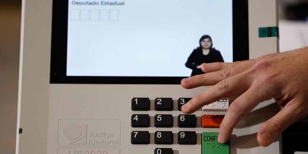 Campanha eleitoral nas ruas e propaganda virtual começam neste domingo Campanha eleitoral nas ruas e propaganda virtual começam neste domingo