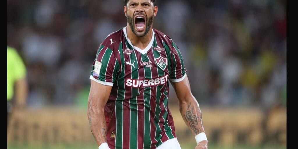 Fluminense vira sobre o Remo e se mantém firme no G-4 do Brasileirão Fluminense vira sobre o Remo e se mantém firme no G-4 do Brasileirão