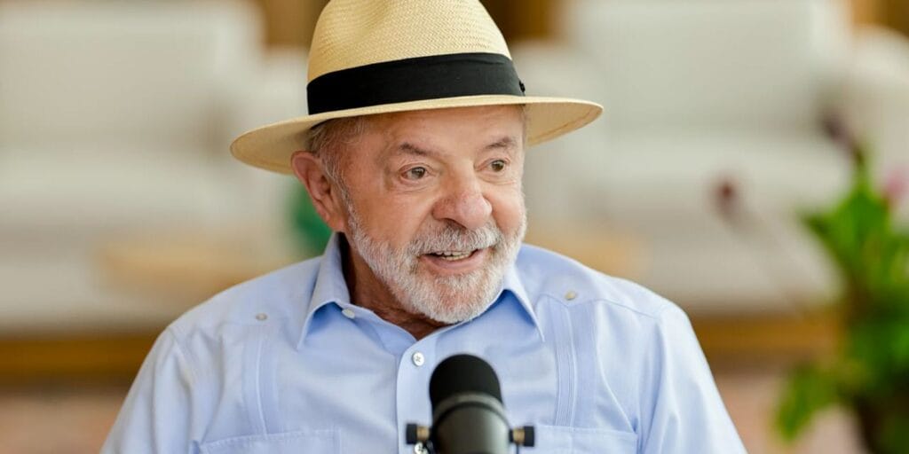 Pelo PT, Lula busca reeleição com foco em pautas sociais Pelo PT, Lula busca reeleição com foco em pautas sociais