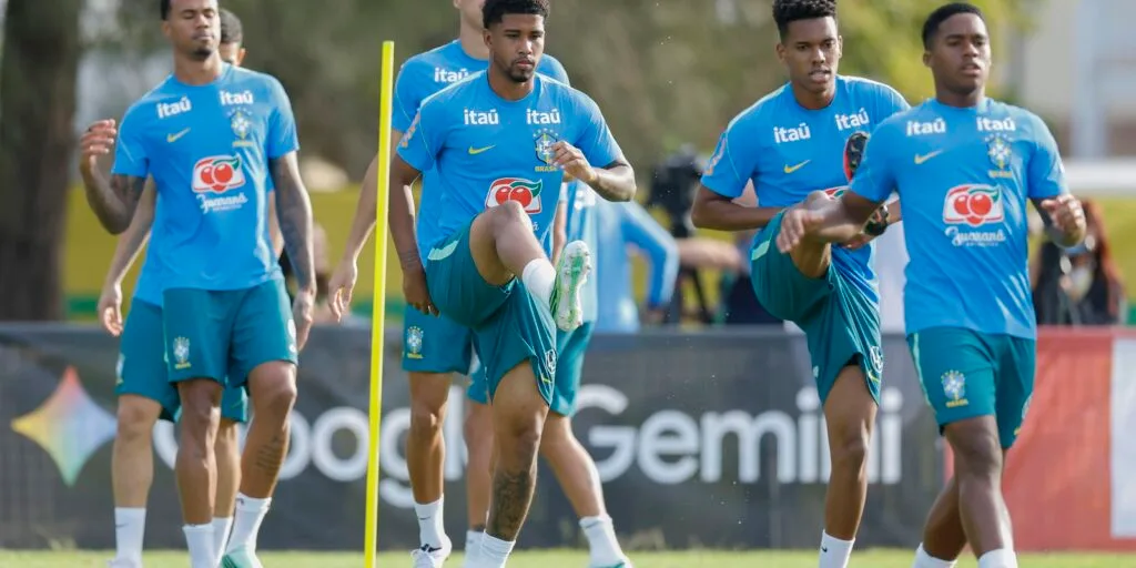 Seleção: Ancelotti comanda 1º treino com grupo completo na Austrália Seleção: Ancelotti comanda 1º treino com grupo completo na Austrália