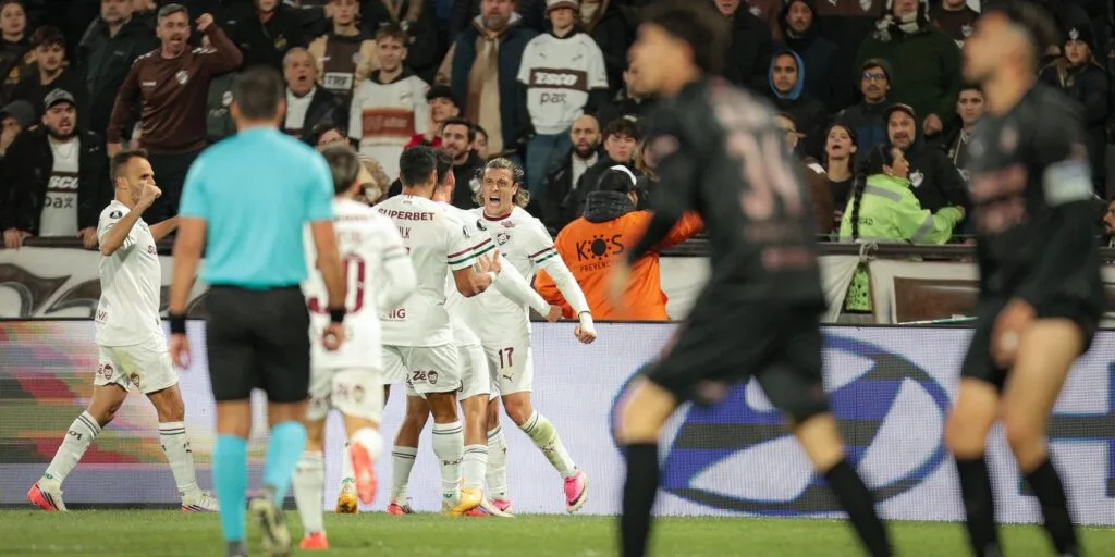 Fluminense leva susto, mas é 1º classificado à semi da Libertadores Fluminense leva susto, mas é 1º classificado à semi da Libertadores