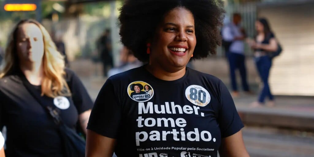 Samara Martins propõe dobrar salário mínimo e instituir escala 4×3 Samara Martins propõe dobrar salário mínimo e instituir escala 4×3