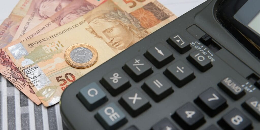Prazo para empresas optarem por Simples é prorrogado para outubro Prazo para empresas optarem por Simples é prorrogado para outubro