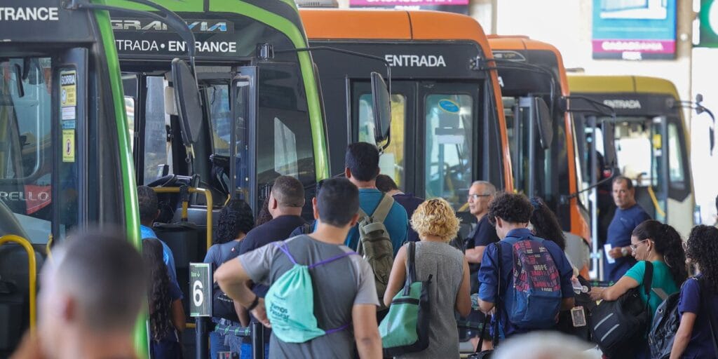 Escala 6×1: 67% apontam que jornada piora saúde mental, diz pesquisa Escala 6×1: 67% apontam que jornada piora saúde mental, diz pesquisa