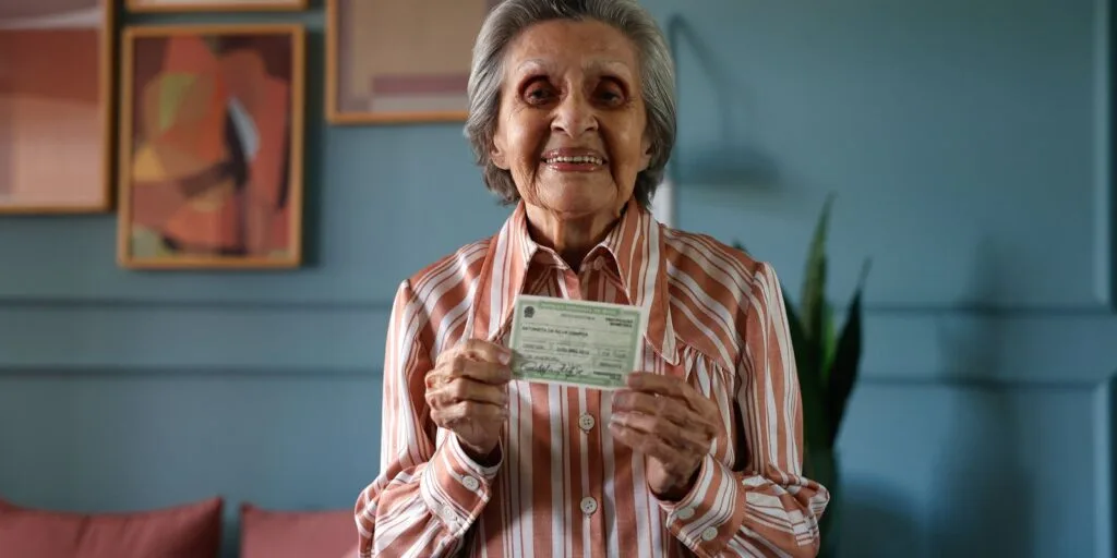 Campanha incentiva voto de quem tem mais de 70 anos Campanha incentiva voto de quem tem mais de 70 anos