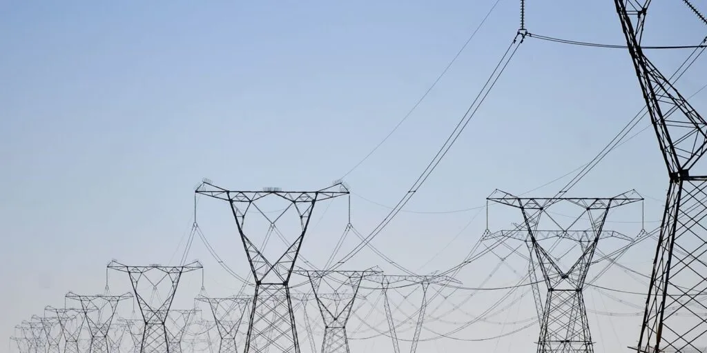 Distribuidoras se preparam para garantir energia no dia da eleição Distribuidoras se preparam para garantir energia no dia da eleição