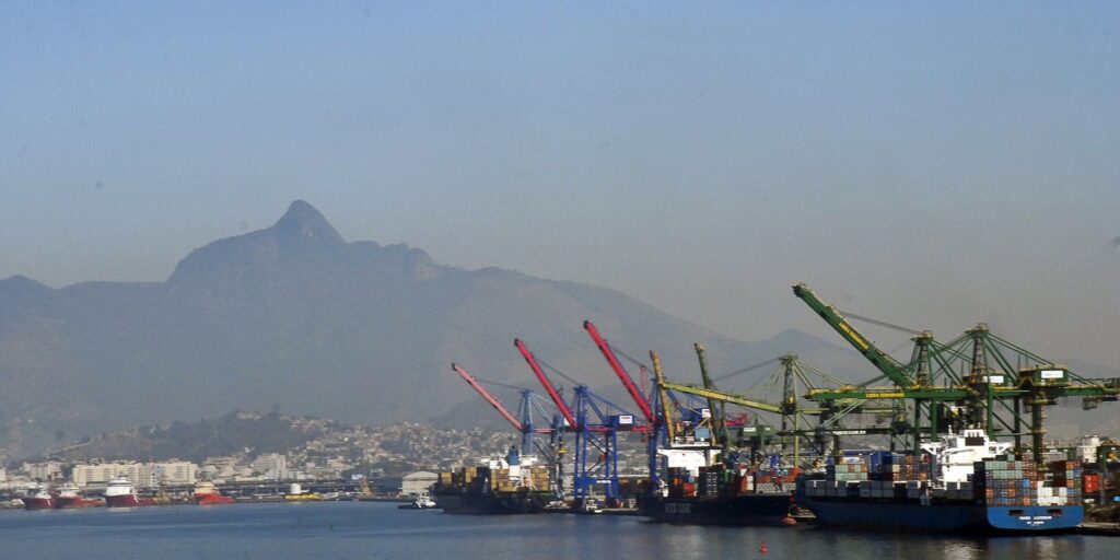 Previsão de superávit comercial de 2026 cai para US$ 84,4 bilhões Previsão de superávit comercial de 2026 cai para US$ 84,4 bilhões