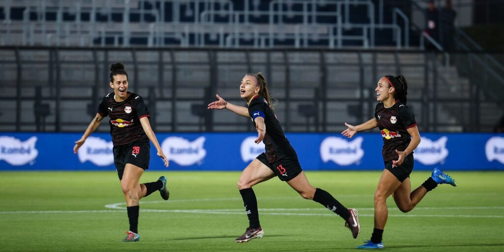 Inter e Bragantino avançam às semifinais da Copa do Brasil Feminina Inter e Bragantino avançam às semifinais da Copa do Brasil Feminina
