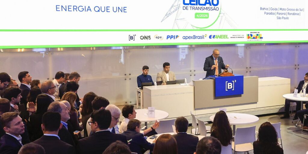 Com muita disputa, Aneel leiloou oito lotes de transmissão de energia Com muita disputa, Aneel leiloou oito lotes de transmissão de energia