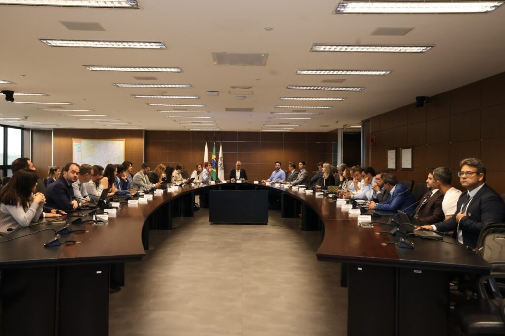Governo de Minas realiza primeira reunião com equipe de transição do governo eleito, com foco nas políticas públicas de saúde Governo de Minas realiza primeira reunião com equipe de transição do governo eleito, com foco nas políticas públicas de saúde