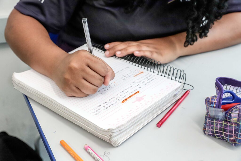 Simave: participação dos estudantes contribui para o planejamento das redes de ensino em Minas Gerais Simave: participação dos estudantes contribui para o planejamento das redes de ensino em Minas Gerais