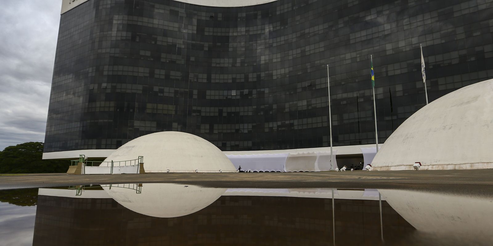 TSE diz que contagem dos votos será retomada às 19h