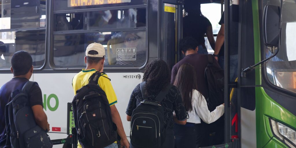 Prefeituras e estados devem garantir transporte gratuito no 2° turno Prefeituras e estados devem garantir transporte gratuito no 2° turno
