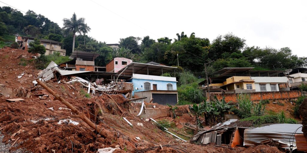 Defesa Civil recebe R$ 300 milhões em crédito extraordinário Defesa Civil recebe R$ 300 milhões em crédito extraordinário